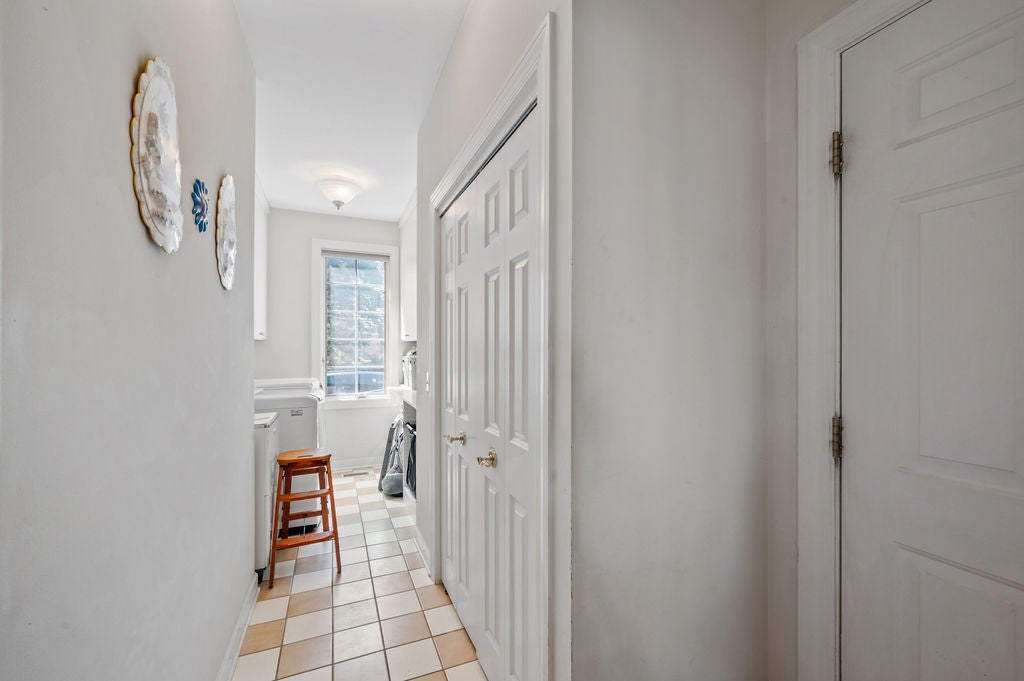 Libertyville, Illinois, 60048, United States, 4 Bedrooms Bedrooms, ,4 BathroomsBathrooms,Residential,Active,1943768