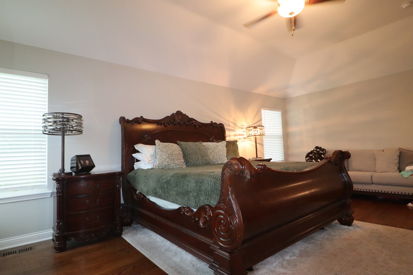 Naperville, Illinois, 60564, United States, 4 Bedrooms Bedrooms, ,3 BathroomsBathrooms,Residential,Active,1914808