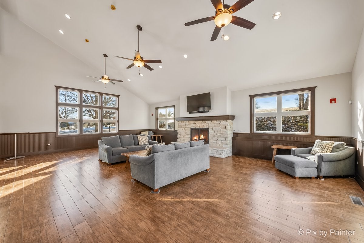 St. Charles, Illinois, 60175, United States, 5 Bedrooms Bedrooms, ,5 BathroomsBathrooms,Residential,Active,1959536