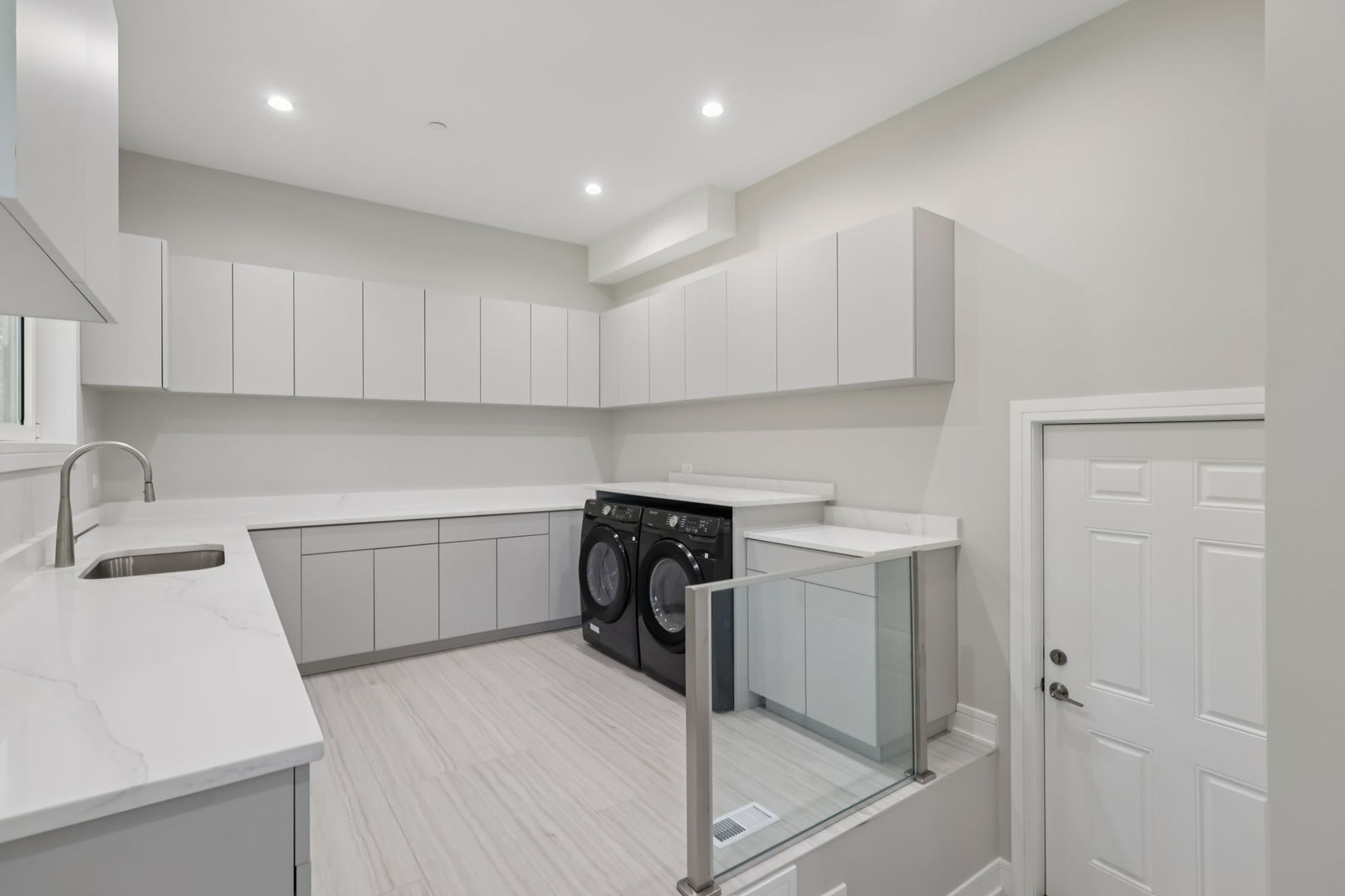 Northbrook, Illinois, 60062, United States, 6 Bedrooms Bedrooms, ,5 BathroomsBathrooms,Residential,Active,1995288