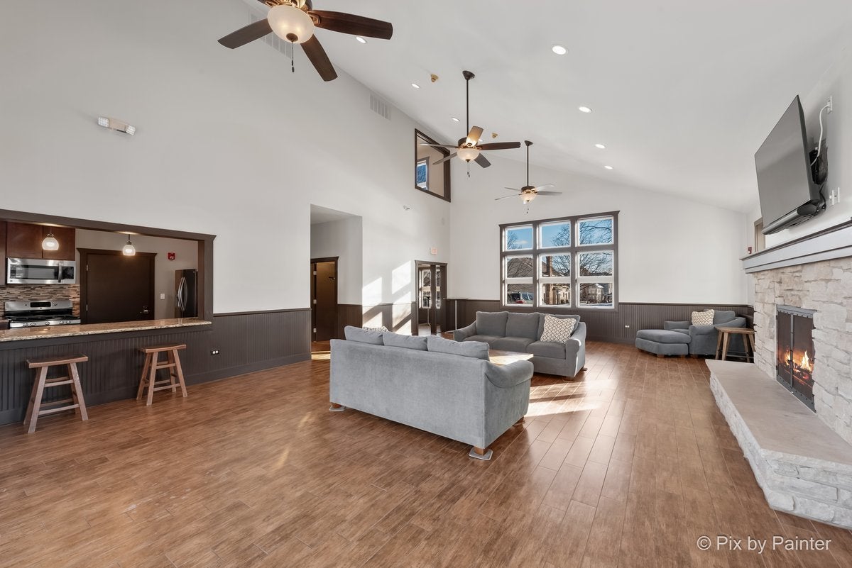 St. Charles, Illinois, 60175, United States, 5 Bedrooms Bedrooms, ,5 BathroomsBathrooms,Residential,Active,1959536