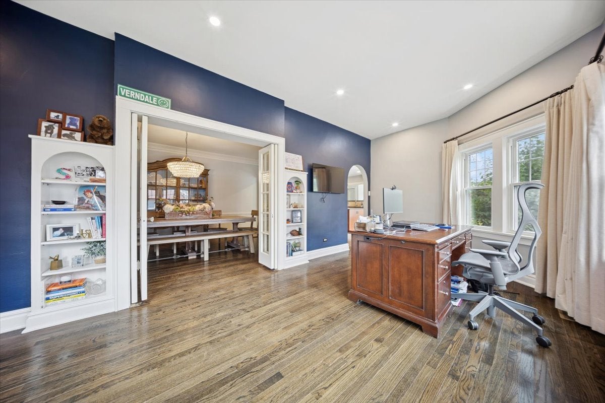 Park Ridge, Illinois, 60068, United States, 5 Bedrooms Bedrooms, ,3 BathroomsBathrooms,Residential,Active,1929446