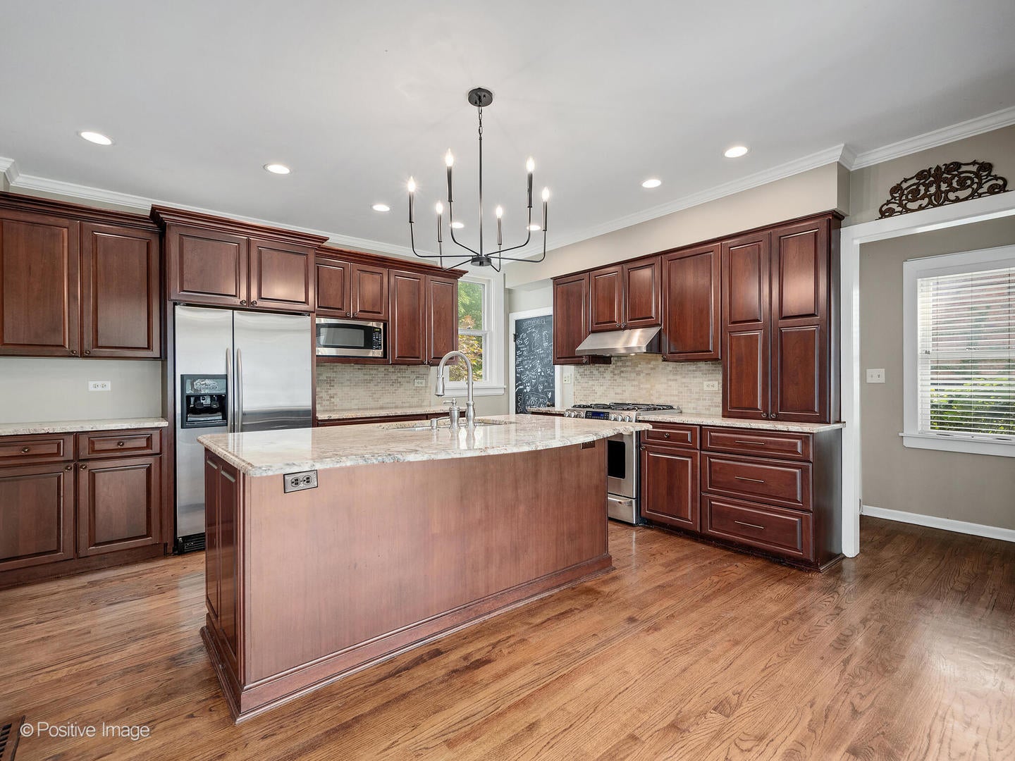 Wheaton, Illinois, 60187, United States, 4 Bedrooms Bedrooms, ,3 BathroomsBathrooms,Residential,Active,1922330