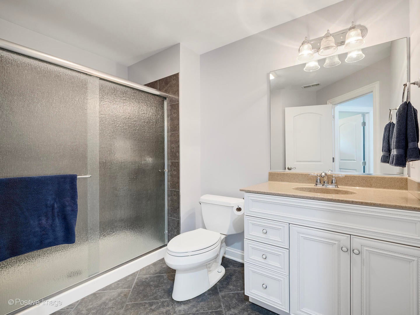West Chicago, Illinois, 60185, United States, 6 Bedrooms Bedrooms, ,5 BathroomsBathrooms,Residential,Active,1904187