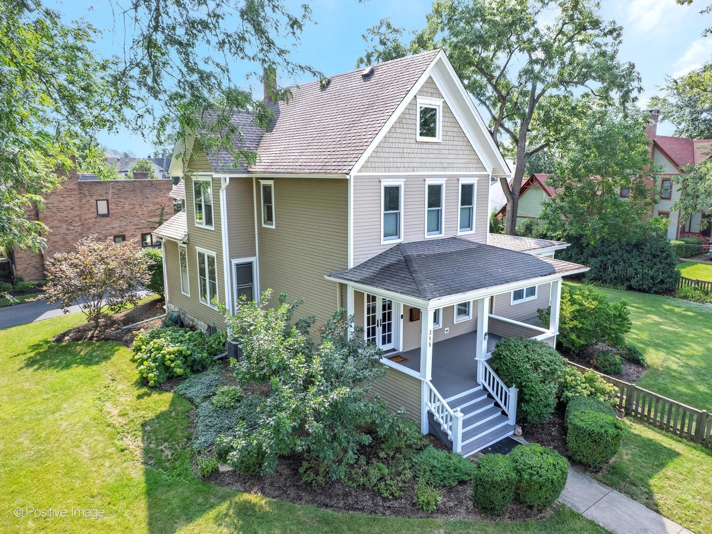 Wheaton, Illinois, 60187, United States, 4 Bedrooms Bedrooms, ,3 BathroomsBathrooms,Residential,Active,1922330