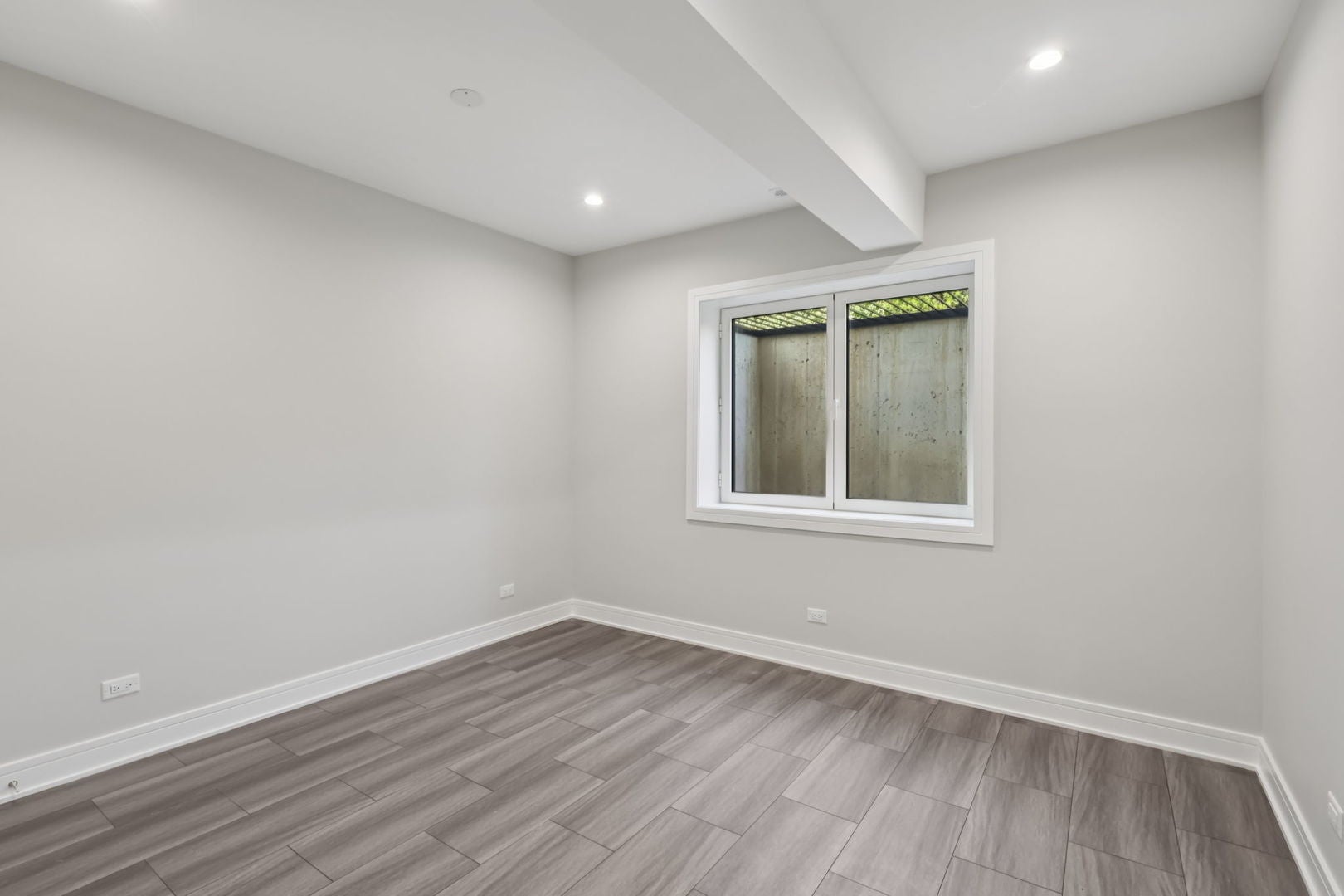 Northbrook, Illinois, 60062, United States, 6 Bedrooms Bedrooms, ,5 BathroomsBathrooms,Residential,Active,1995288