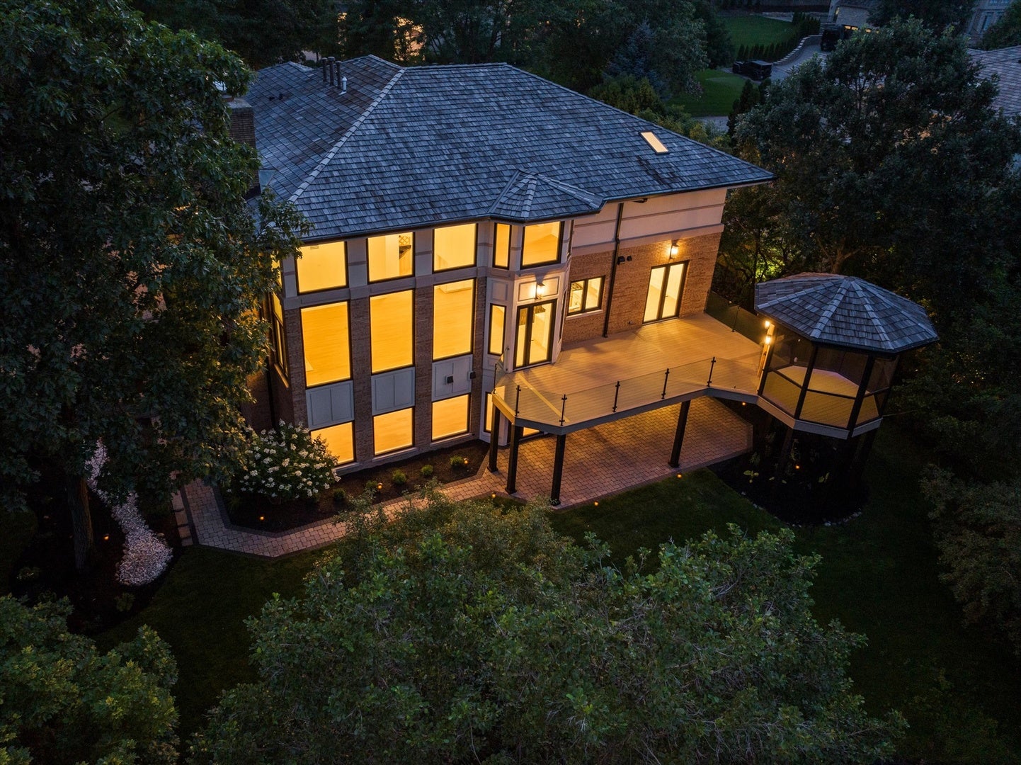 Burr Ridge, Illinois, 60527, United States, 5 Bedrooms Bedrooms, ,6 BathroomsBathrooms,Residential,Active,1927649