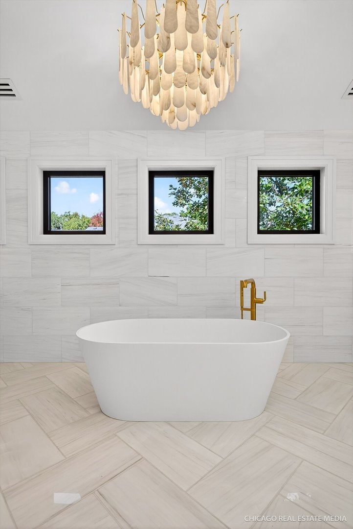 Burr Ridge, Illinois, 60527, United States, 5 Bedrooms Bedrooms, ,6 BathroomsBathrooms,Residential,Active,1995246