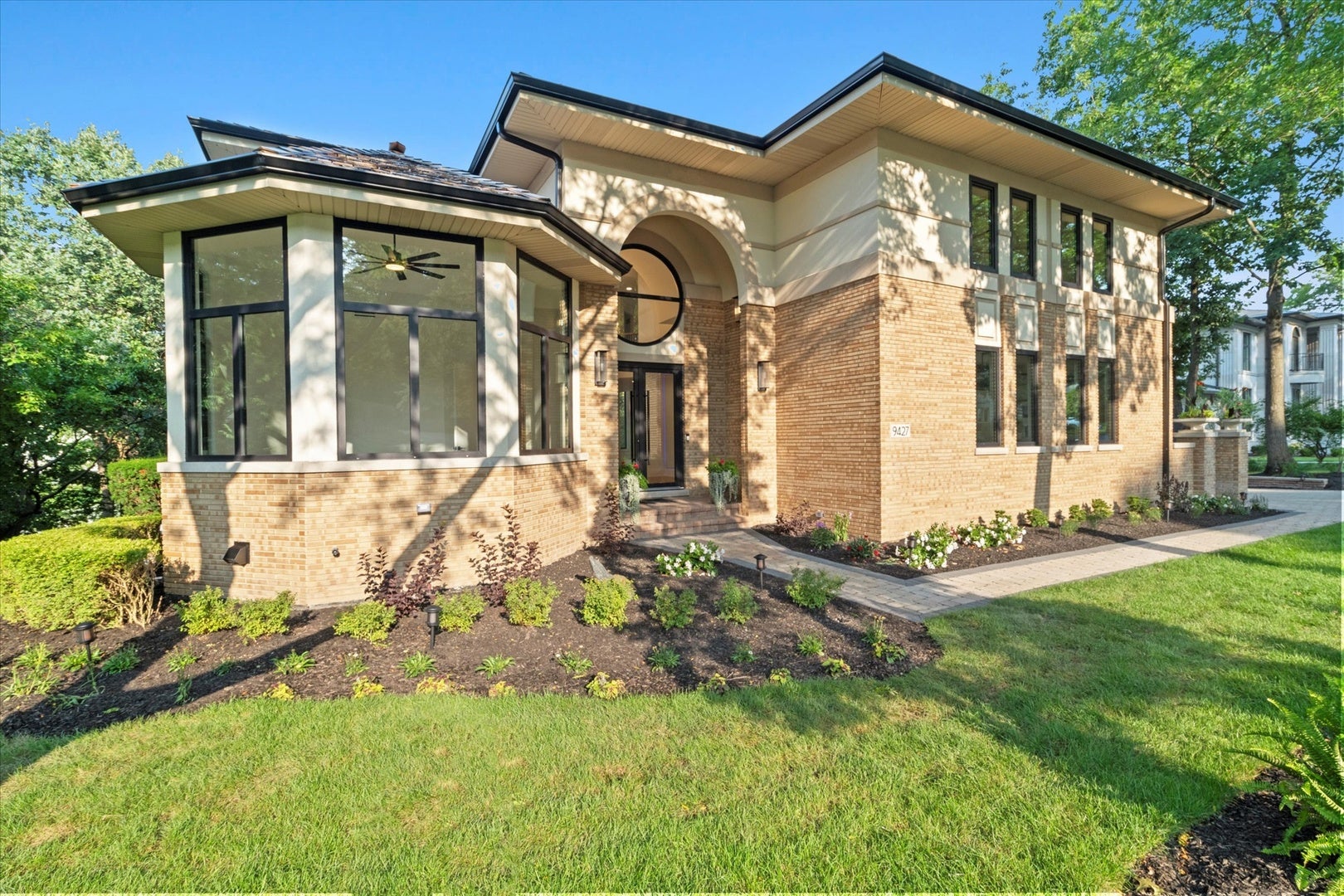 Burr Ridge, Illinois, 60527, United States, 5 Bedrooms Bedrooms, ,6 BathroomsBathrooms,Residential,Active,1927649