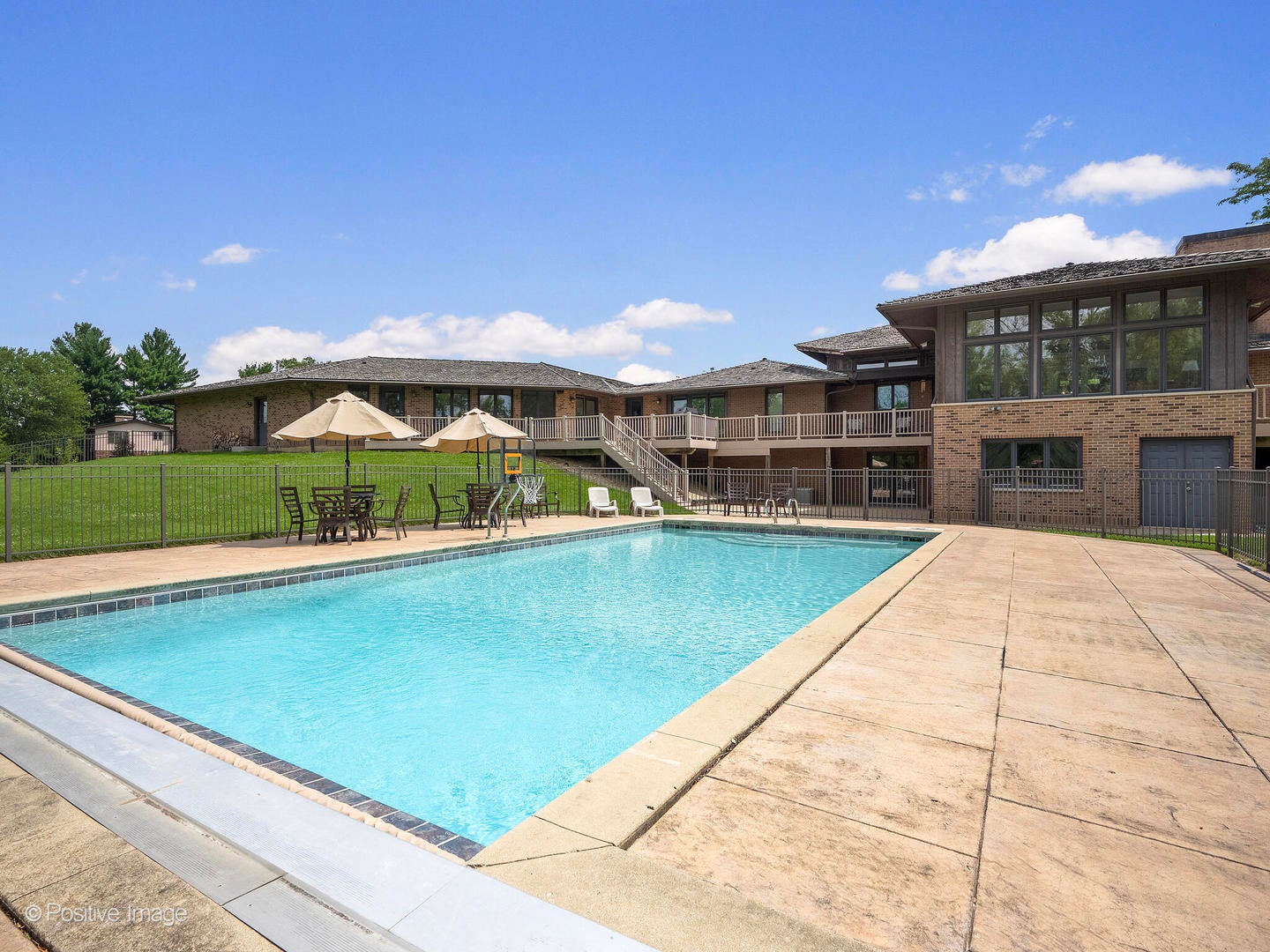 West Chicago, Illinois, 60185, United States, 6 Bedrooms Bedrooms, ,5 BathroomsBathrooms,Residential,Active,1904187