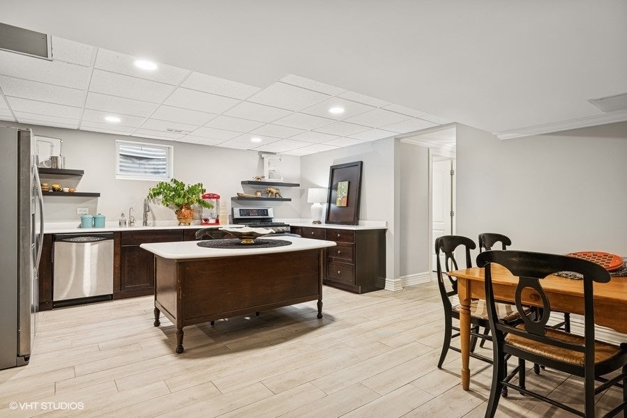 Barrington Hills, Illinois, 60010, United States, 6 Bedrooms Bedrooms, ,5 BathroomsBathrooms,Residential,Active,1987275