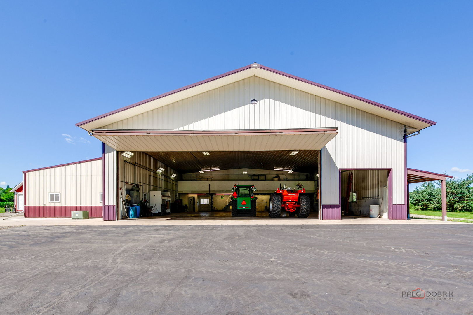 Mundelein, Illinois, 60060, United States, 4 Bedrooms Bedrooms, ,5 BathroomsBathrooms,Residential,Active,1934797