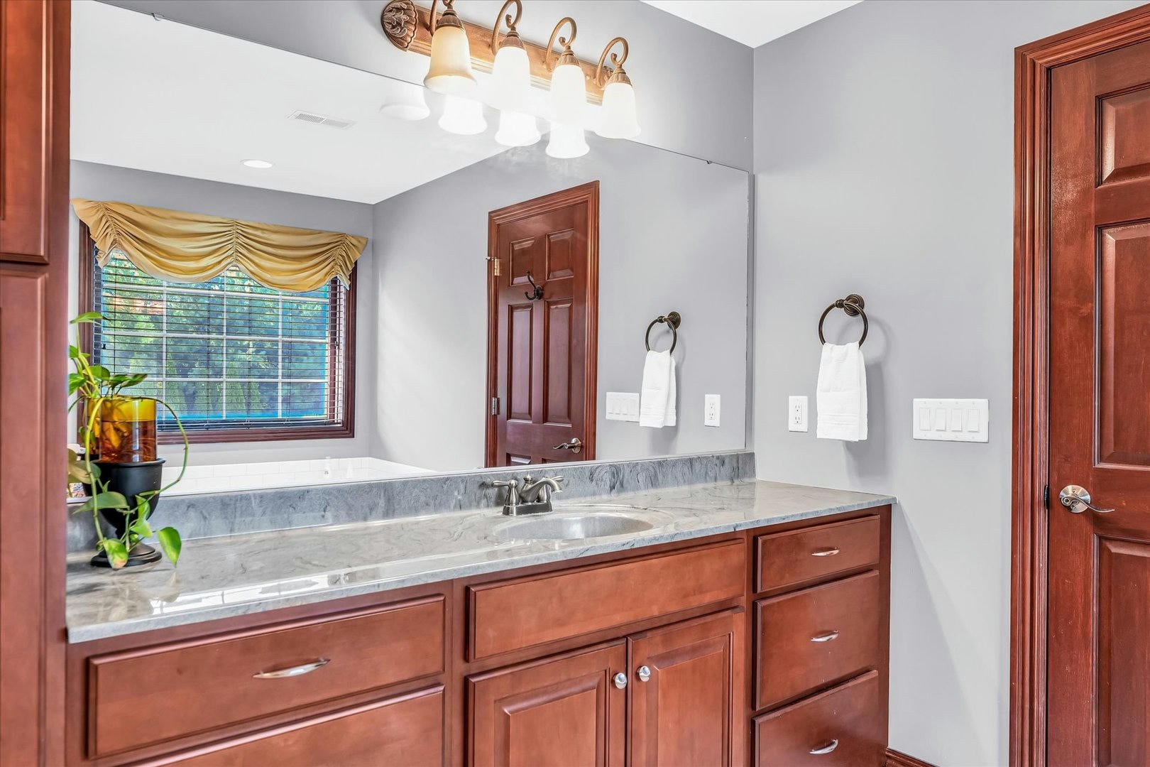 Champaign, Illinois, 61822, United States, ,Residential,Active,1701852