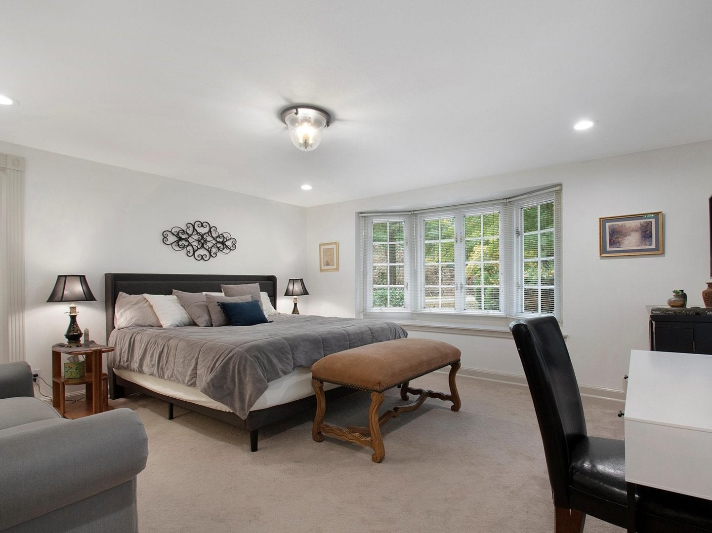 Rockford, Illinois, 61107, United States, 6 Bedrooms Bedrooms, ,7 BathroomsBathrooms,Residential,Active,1988460