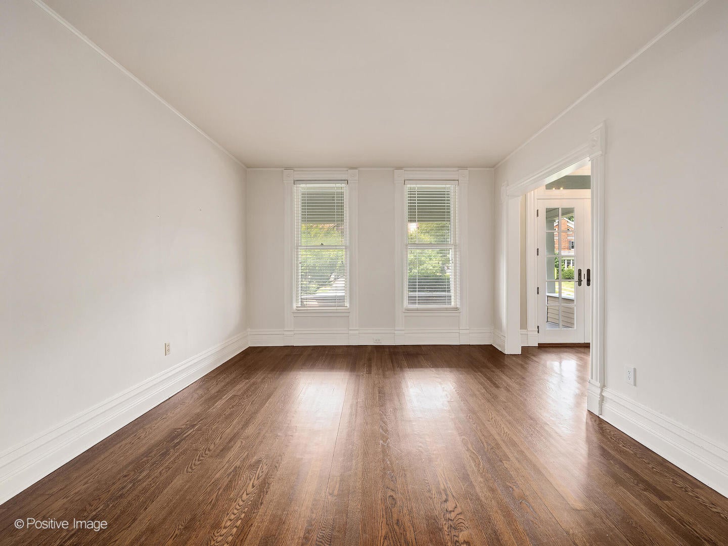 Wheaton, Illinois, 60187, United States, 4 Bedrooms Bedrooms, ,3 BathroomsBathrooms,Residential,Active,1922330