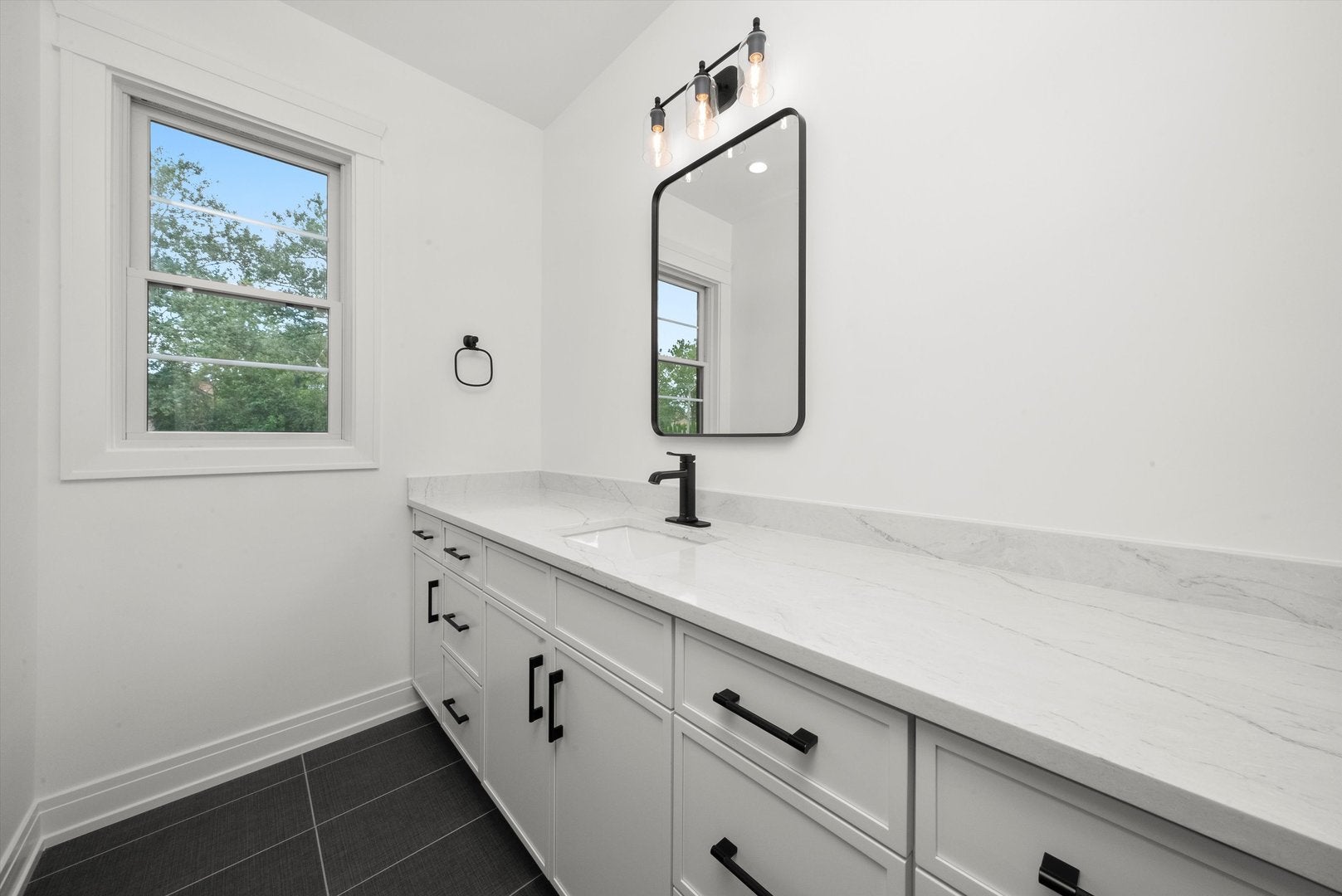 Burr Ridge, Illinois, 60527, United States, 6 Bedrooms Bedrooms, ,6 BathroomsBathrooms,Residential,Active,1929664