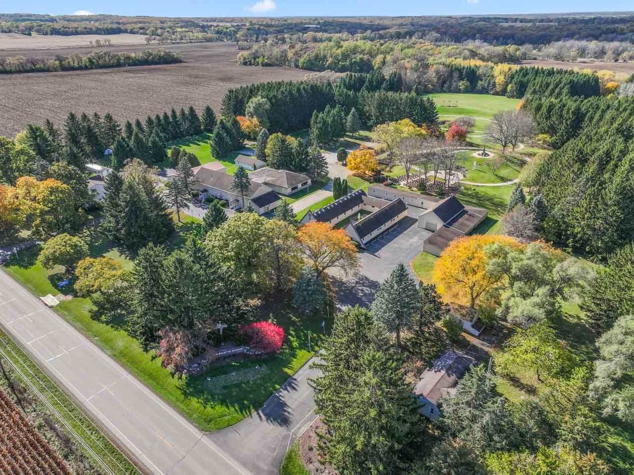 Randall, Wisconsin, 53181, United States, 10 Bedrooms Bedrooms, ,5 BathroomsBathrooms,Residential,Active,1973268