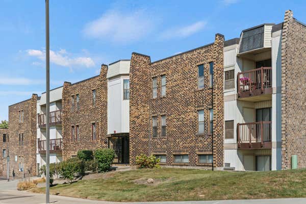 2222 COUNTRY CLUB DR APT 15, WOODRIDGE, IL 60517 - Image 1