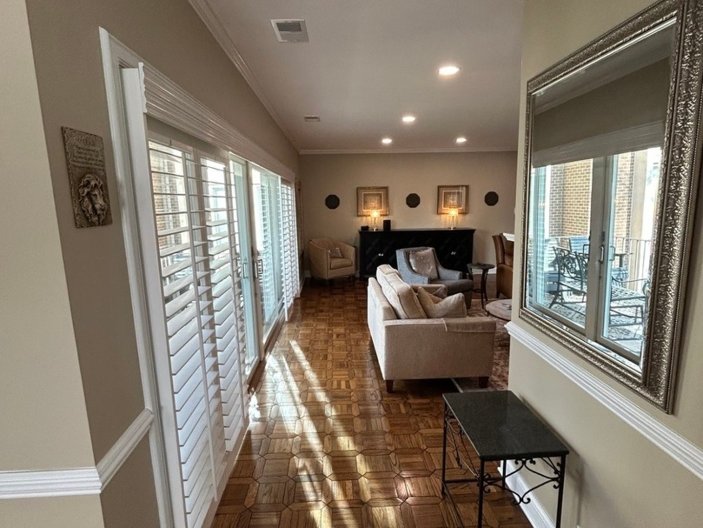 Oak Brook, Illinois, 60523, United States, 2 Bedrooms Bedrooms, ,2 BathroomsBathrooms,Residential,Active,2028166