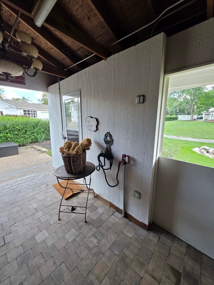 Barrington Hills, Illinois, 60010, United States, 6 Bedrooms Bedrooms, ,5 BathroomsBathrooms,Residential,Active,1987275