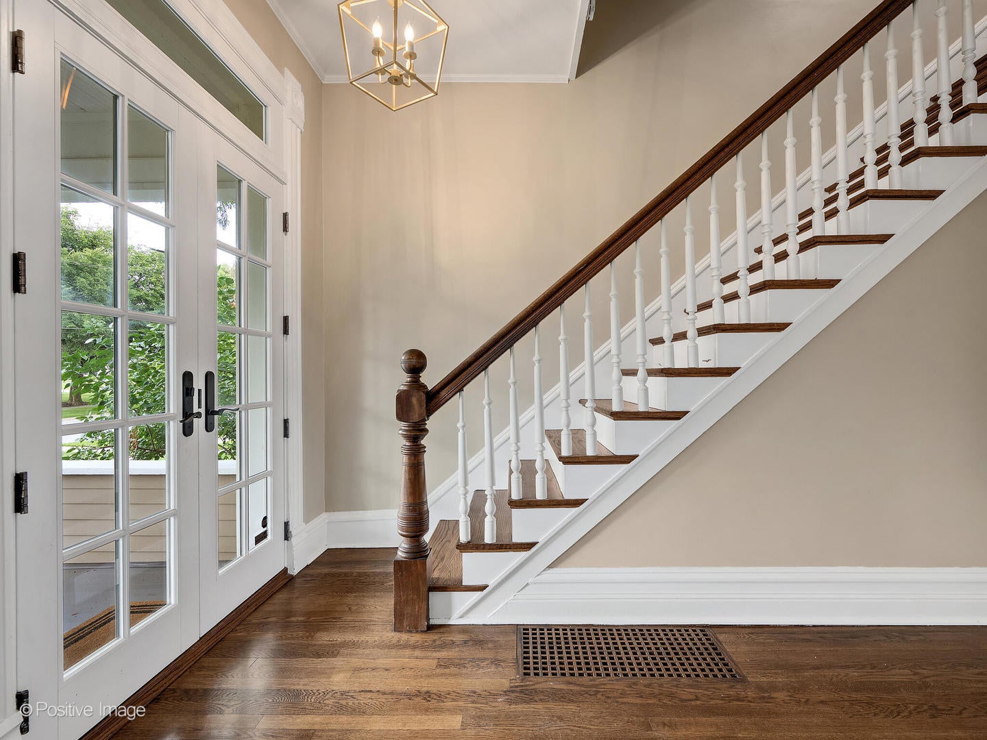 Wheaton, Illinois, 60187, United States, 4 Bedrooms Bedrooms, ,3 BathroomsBathrooms,Residential,Active,1922330