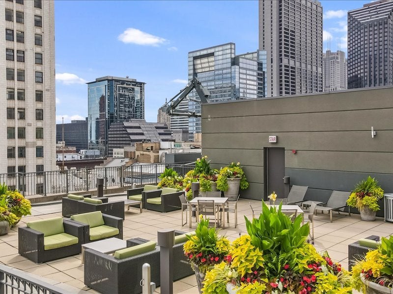 Chicago, Illinois, 60602, United States, 3 Bedrooms Bedrooms, ,3 BathroomsBathrooms,Residential,Active,1969671