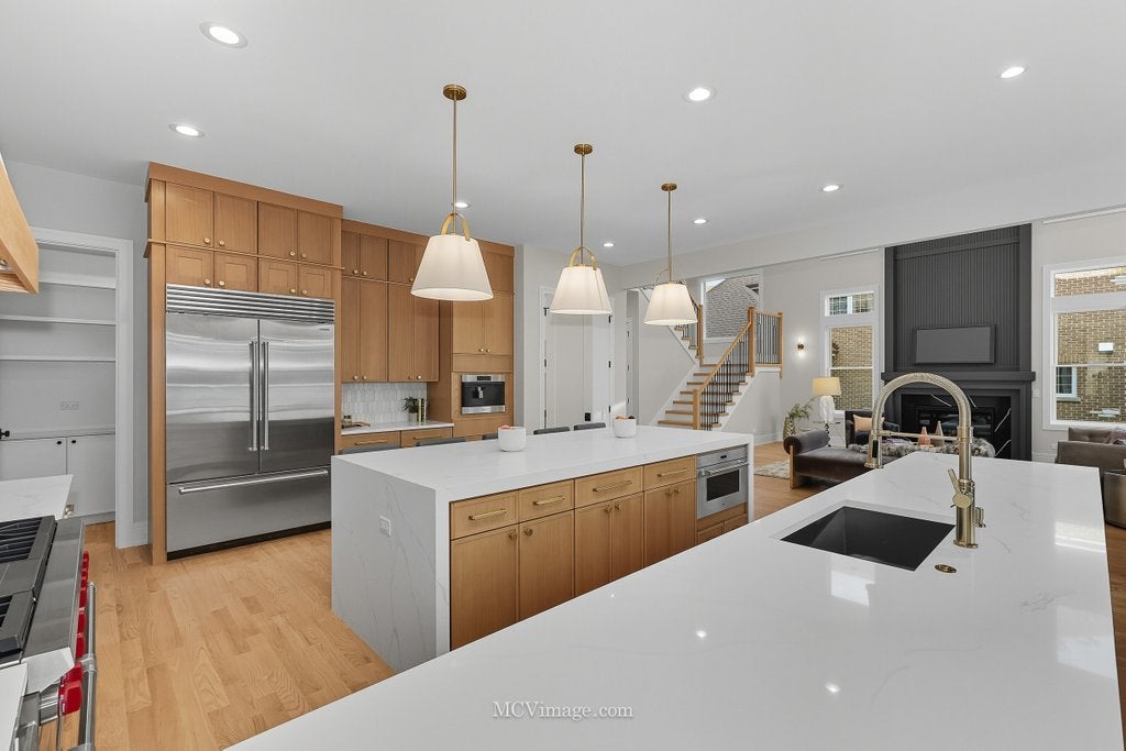 Lemont, Illinois, 60439, United States, 5 Bedrooms Bedrooms, ,6 BathroomsBathrooms,Residential,Active,1954005