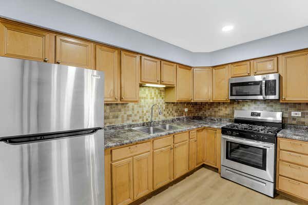 8524 SKOKIE BLVD APT 2E, SKOKIE, IL 60077, photo 4 of 20