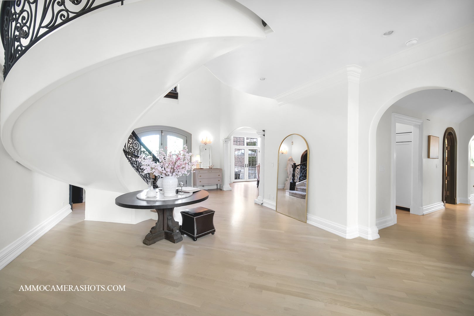 South Barrington, Illinois, 60010, United States, 5 Bedrooms Bedrooms, ,7 BathroomsBathrooms,Residential,Active,1960172