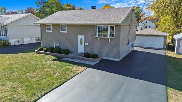 917 QUEEN ANNE ST, WOODSTOCK, IL 60098 - Image 1