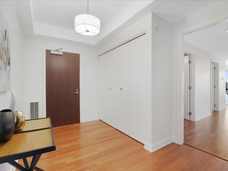 Chicago, Illinois, 60602, United States, 3 Bedrooms Bedrooms, ,3 BathroomsBathrooms,Residential,Active,1969671