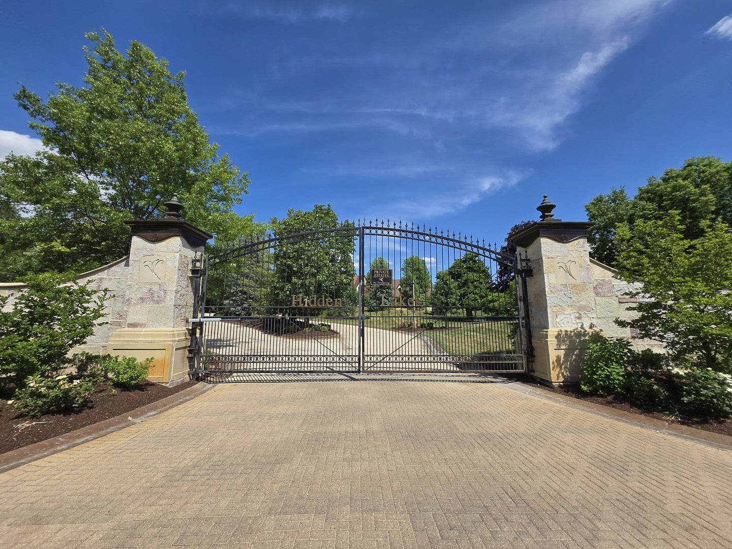 South Barrington, Illinois, 60010, United States, 5 Bedrooms Bedrooms, ,7 BathroomsBathrooms,Residential,Active,1960172