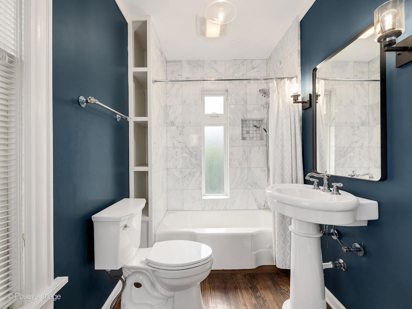 Wheaton, Illinois, 60187, United States, 4 Bedrooms Bedrooms, ,3 BathroomsBathrooms,Residential,Active,1922330