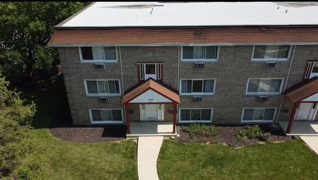 1000 W 18TH ST APT 1S, BROADVIEW, IL 60155, photo 1 of 8