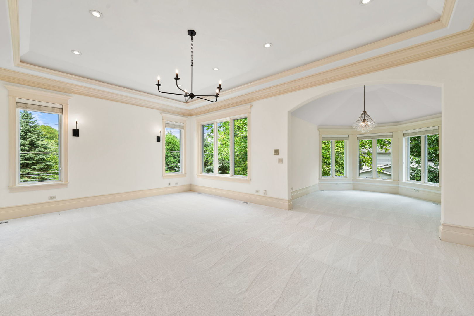 Wheaton, Illinois, 60187, United States, 6 Bedrooms Bedrooms, ,5 BathroomsBathrooms,Residential,Active,1926883