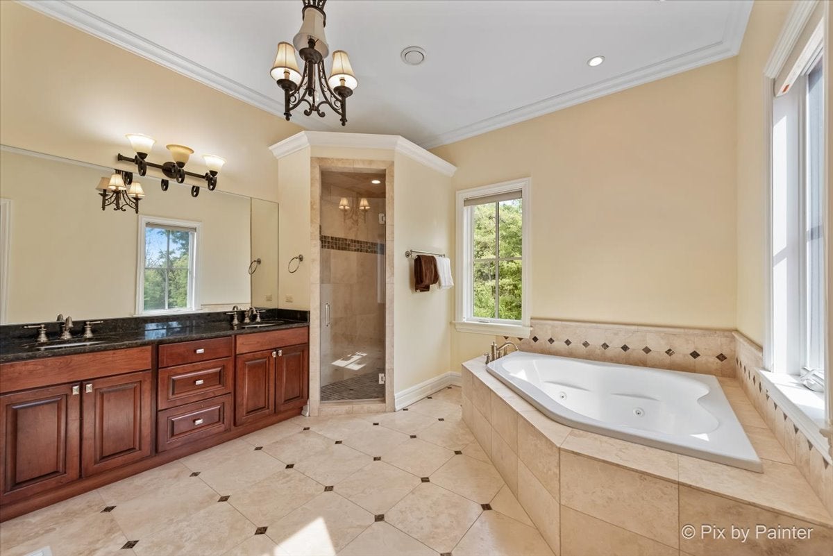 Lake Forest, Illinois, 60045, United States, 4 Bedrooms Bedrooms, ,6 BathroomsBathrooms,Residential,Active,1954434