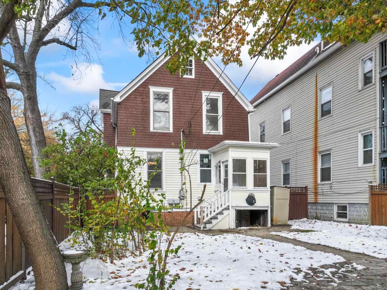 Chicago, Illinois, 60625, United States, 3 Bedrooms Bedrooms, ,2 BathroomsBathrooms,Residential,Active,1990017