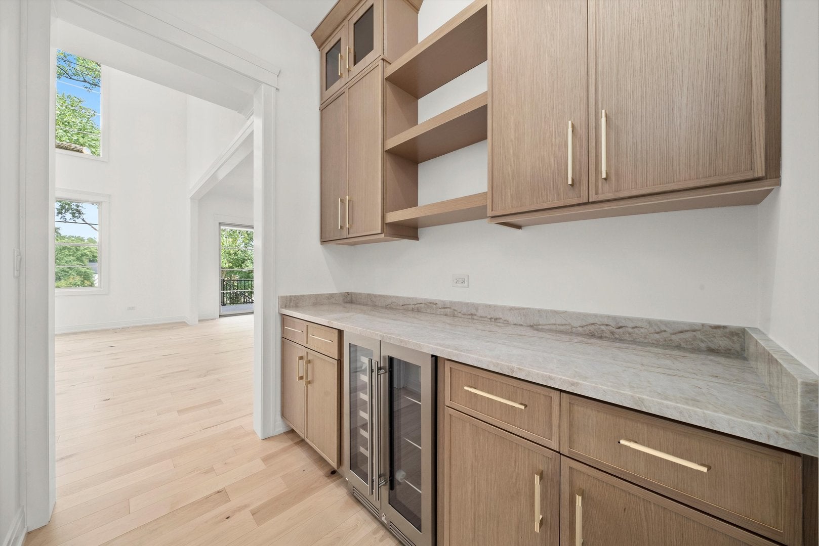 Burr Ridge, Illinois, 60527, United States, 6 Bedrooms Bedrooms, ,6 BathroomsBathrooms,Residential,Active,1929664