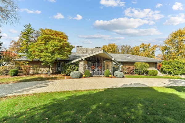 60 BAYBROOK LN, OAK BROOK, IL 60523 - Image 1