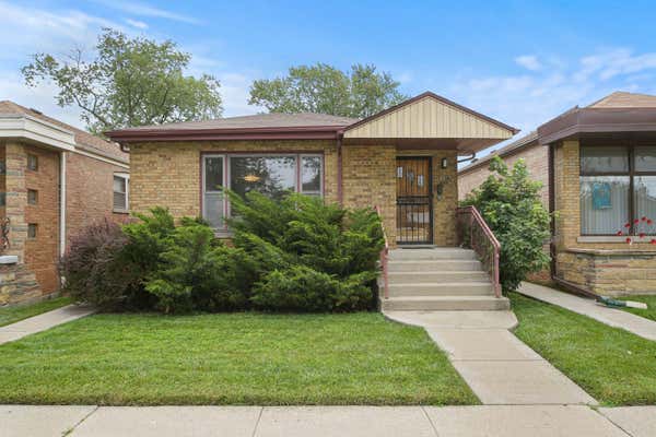 8817 S RIDGELAND AVE, CHICAGO, IL 60617 - Image 1