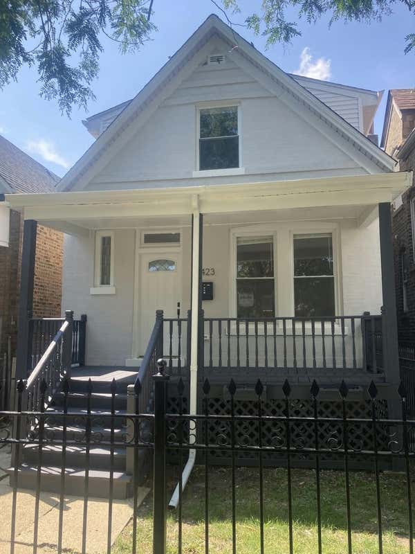 3423 W PIERCE AVE, CHICAGO, IL 60651, photo 1 of 33