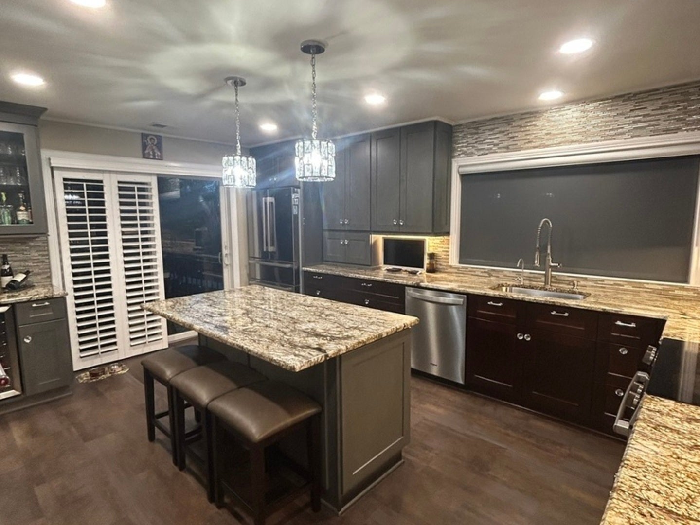 Oak Brook, Illinois, 60523, United States, 2 Bedrooms Bedrooms, ,2 BathroomsBathrooms,Residential,Active,2028166