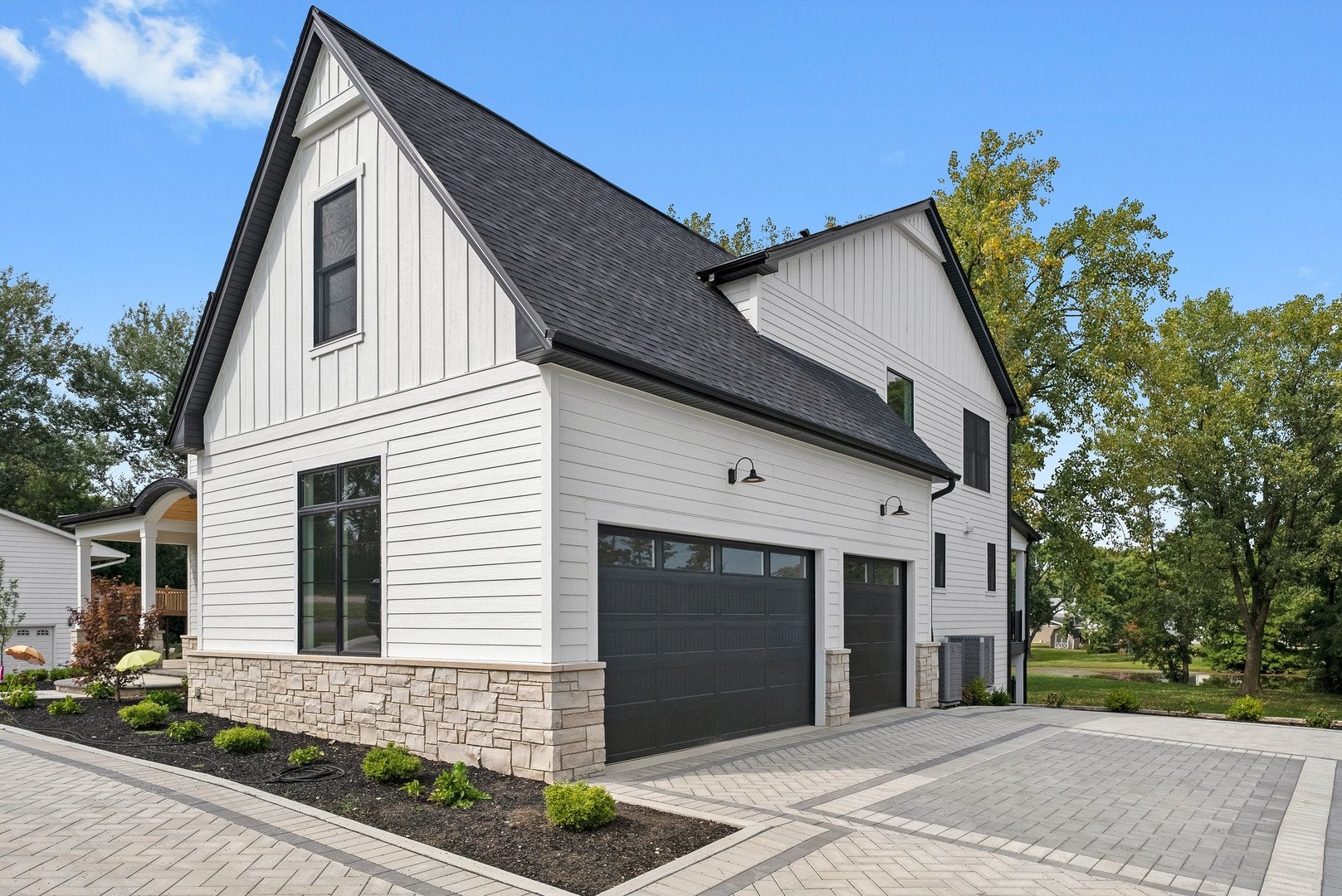 Burr Ridge, Illinois, 60527, United States, 6 Bedrooms Bedrooms, ,6 BathroomsBathrooms,Residential,Active,1929664