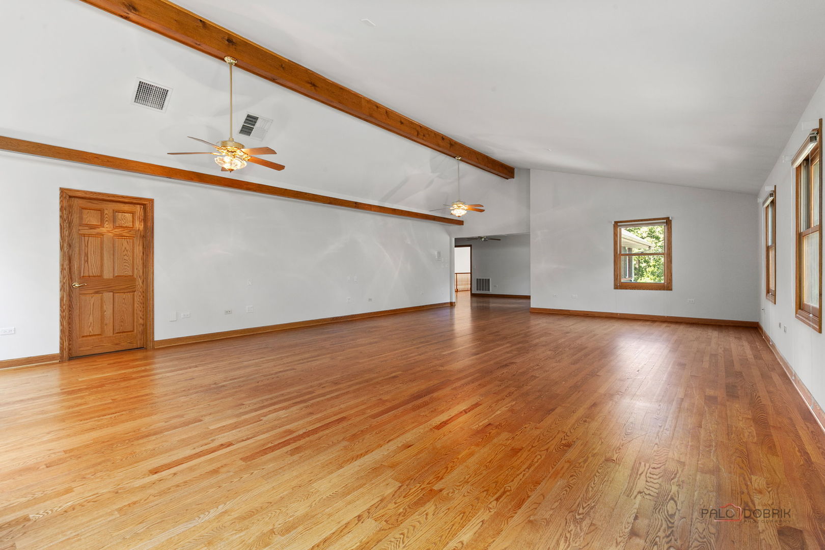 Mundelein, Illinois, 60060, United States, 4 Bedrooms Bedrooms, ,5 BathroomsBathrooms,Residential,Active,1934797