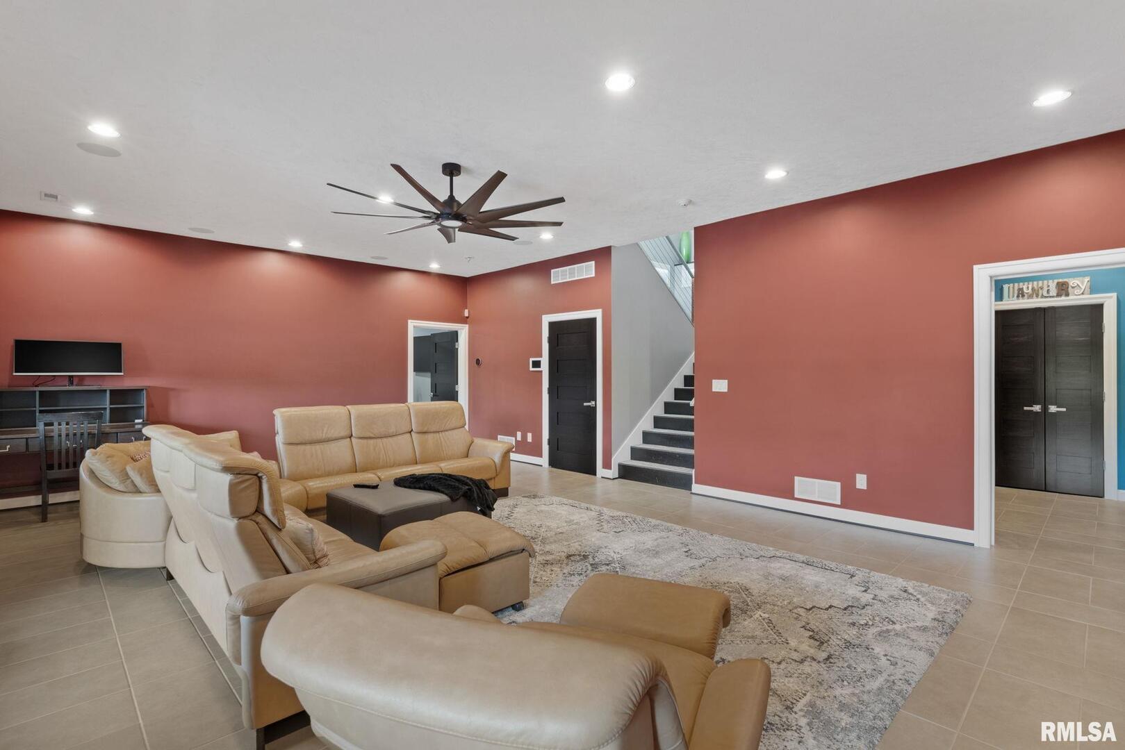 Geneseo, Illinois, 61254, United States, 3 Bedrooms Bedrooms, ,3 BathroomsBathrooms,Residential,Active,2011424