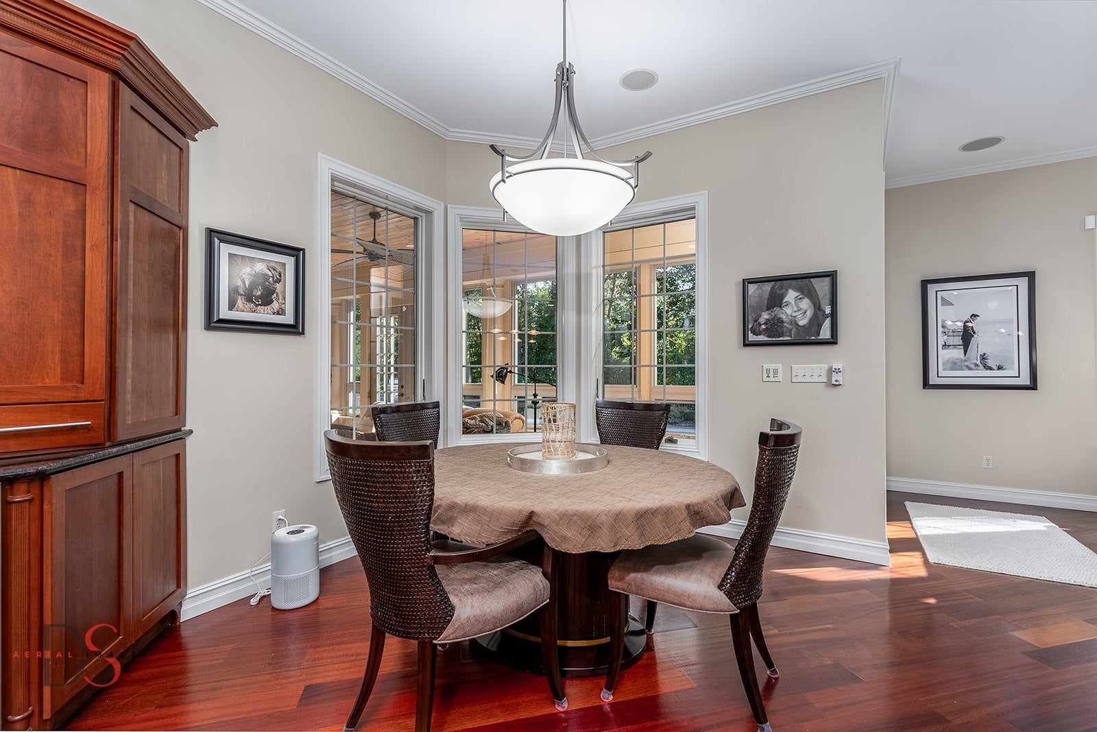 Ottawa, Illinois, 61350, United States, 4 Bedrooms Bedrooms, ,5 BathroomsBathrooms,Residential,Active,1953408