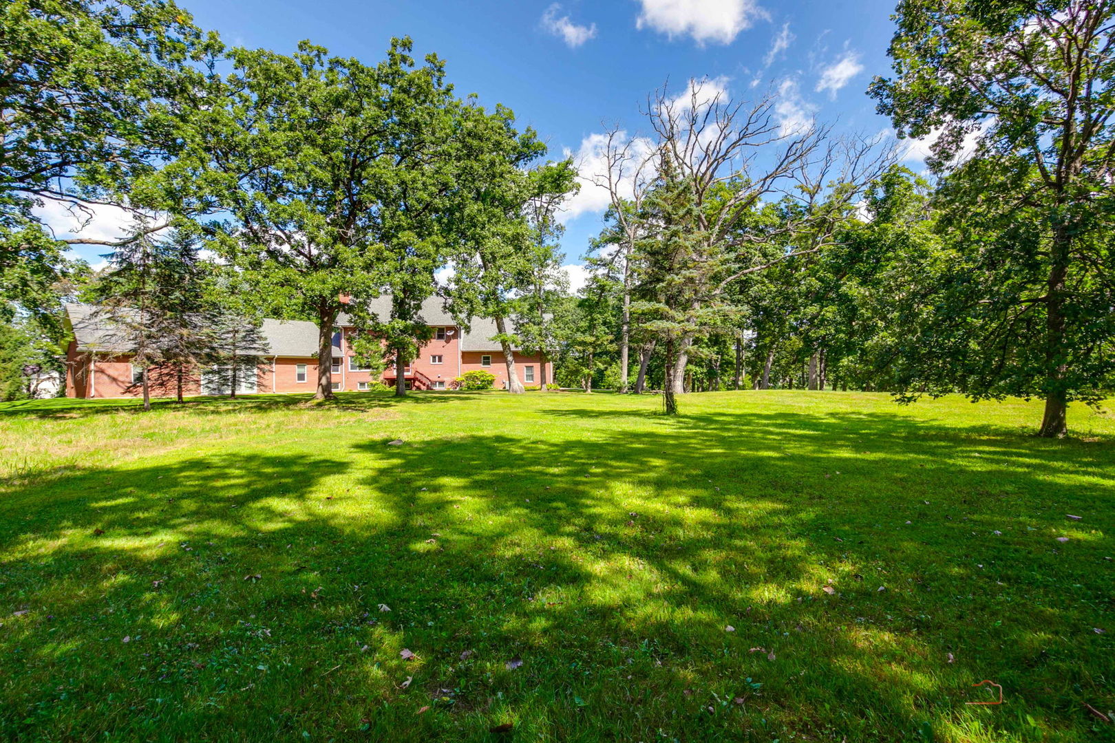 Mundelein, Illinois, 60060, United States, 4 Bedrooms Bedrooms, ,5 BathroomsBathrooms,Residential,Active,1934797