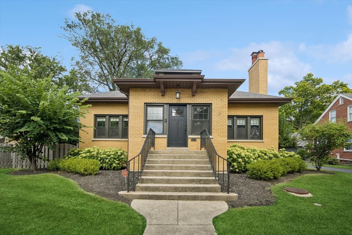 Park Ridge, Illinois, 60068, United States, 5 Bedrooms Bedrooms, ,3 BathroomsBathrooms,Residential,Active,1929446