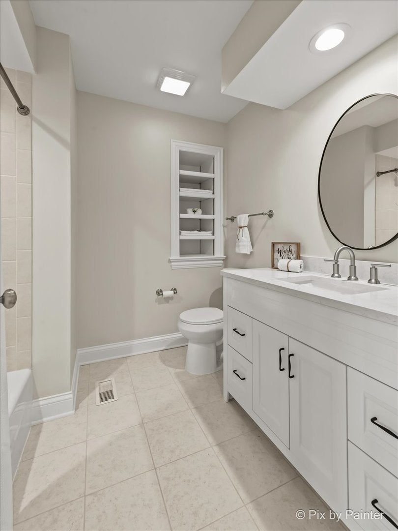 St. Charles, Illinois, 60175, United States, 5 Bedrooms Bedrooms, ,5 BathroomsBathrooms,Residential,Active,1959536