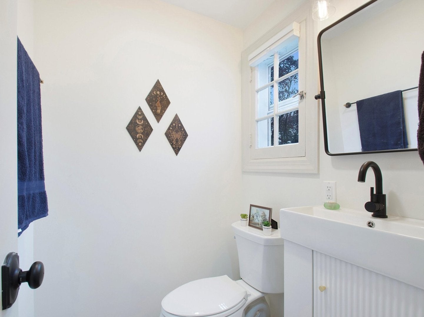 Rockford, Illinois, 61107, United States, 6 Bedrooms Bedrooms, ,7 BathroomsBathrooms,Residential,Active,1987218